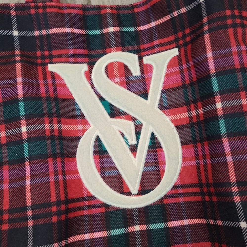 Victoria’s Secret Plaid Sherpa Tote Bag Red Green Check VS Logo - Picture 4 of 11